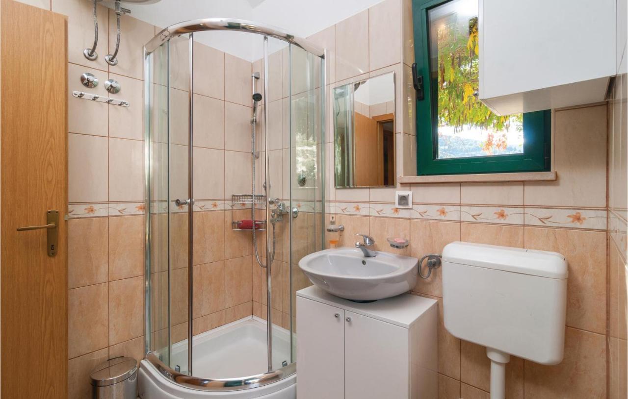 1 Bedroom Awesome Home In Postira Zewnętrze zdjęcie