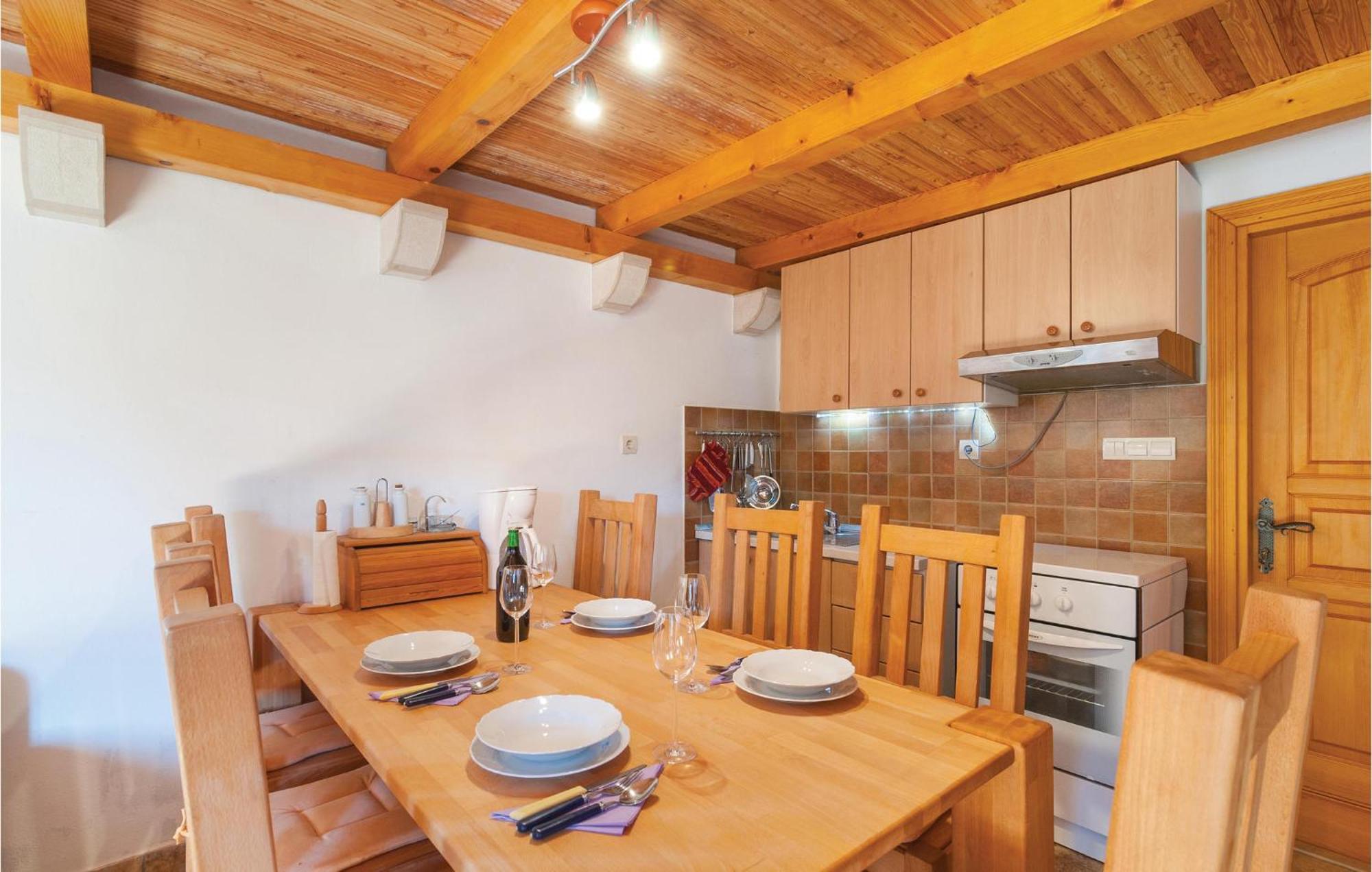 1 Bedroom Awesome Home In Postira Zewnętrze zdjęcie